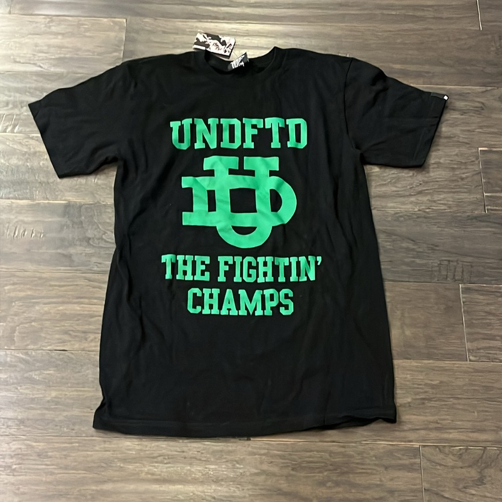 Undefeated The Fightin Champs Short sleeve T Shirt black Mens Size Small